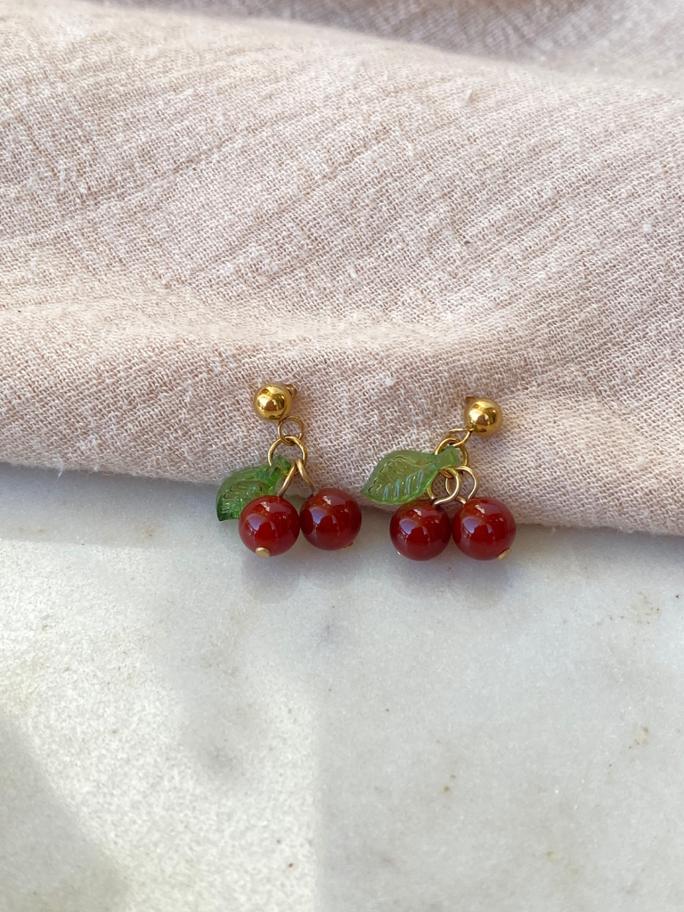 Cherries Aretes