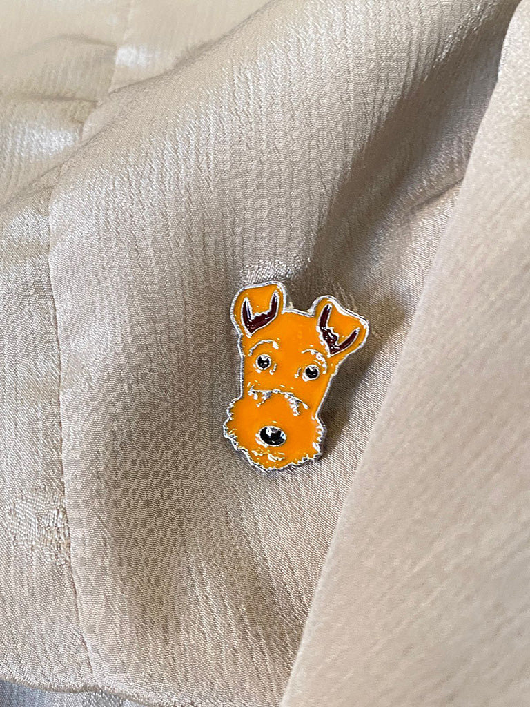 Water dog pin