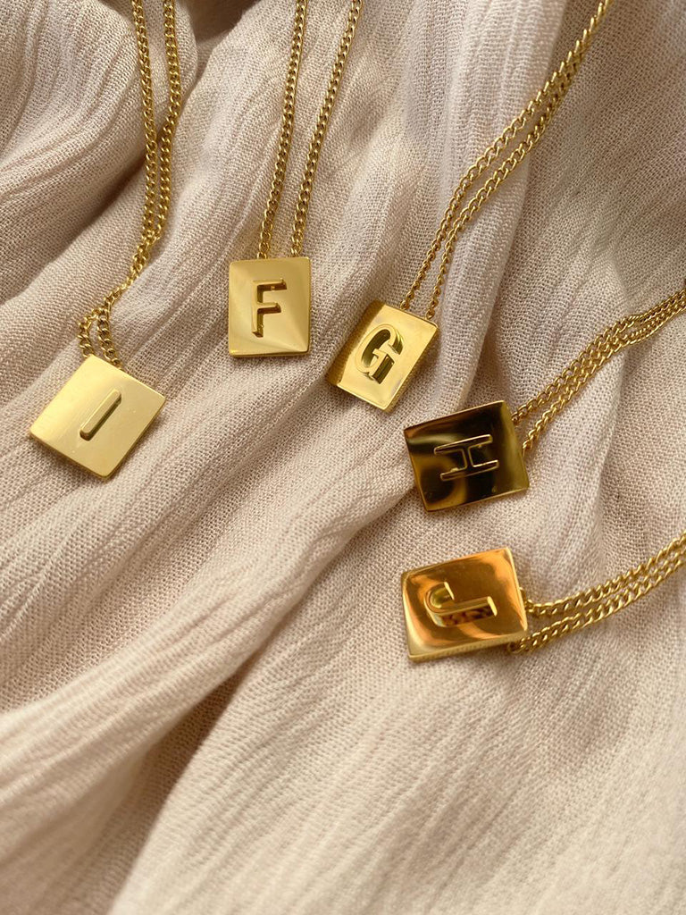 Block letters collar